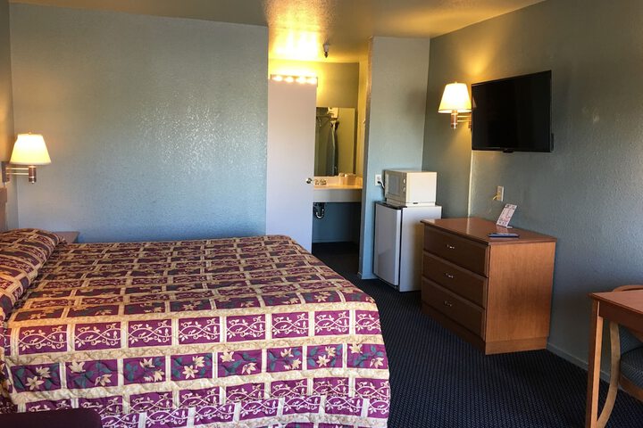 Standard | King Bed (2 of 5)