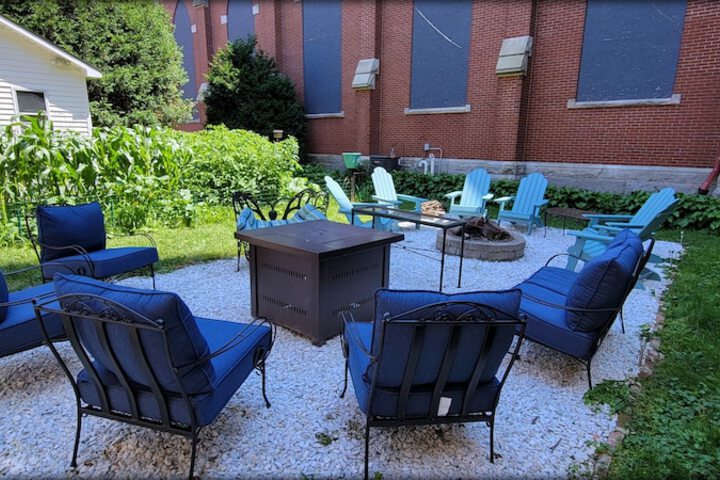 Hotel Exterior 76 of 82