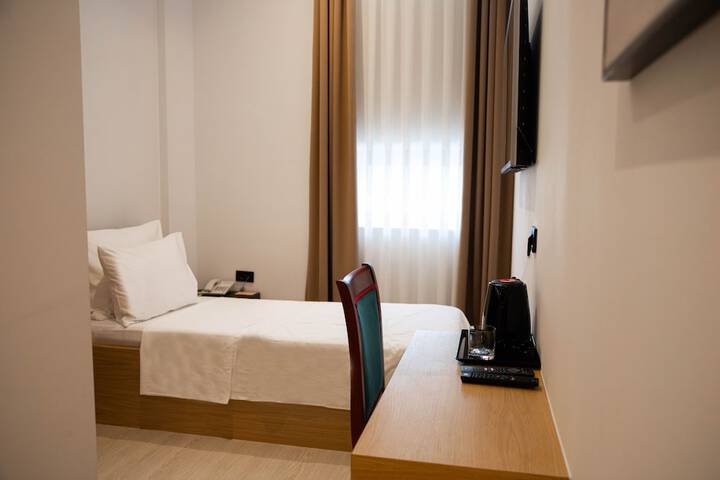 Room 10 of 26