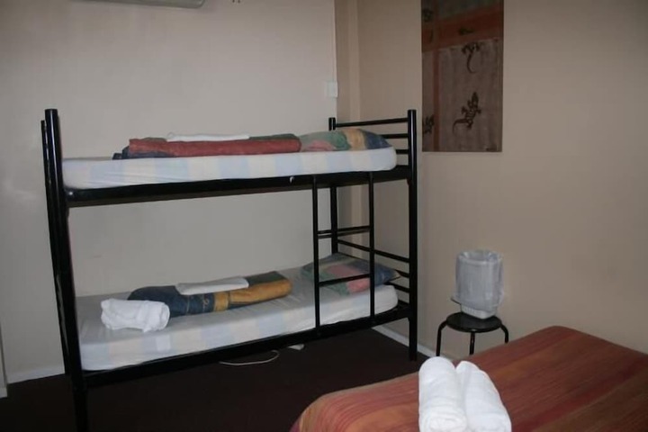 Room 10 of 29