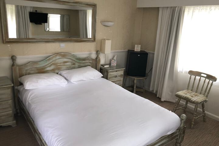 Room 6 of 20