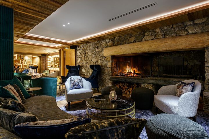 Lounge 105 of 114