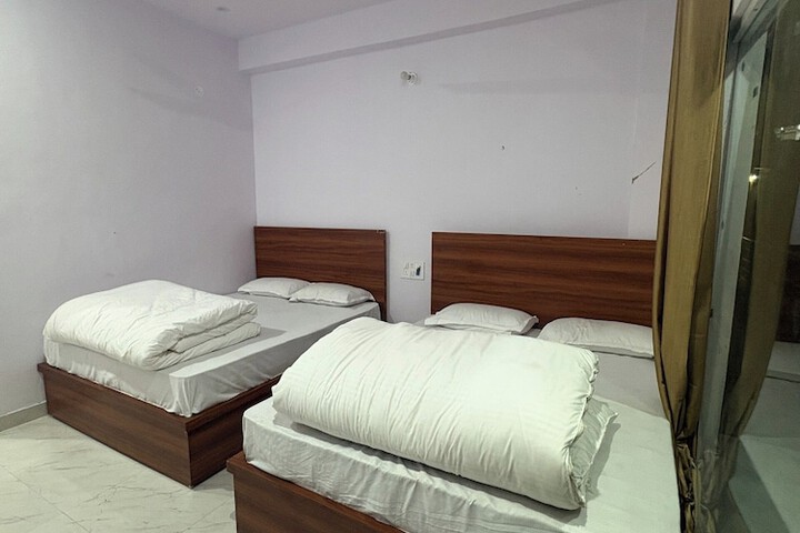 Room 12 of 26