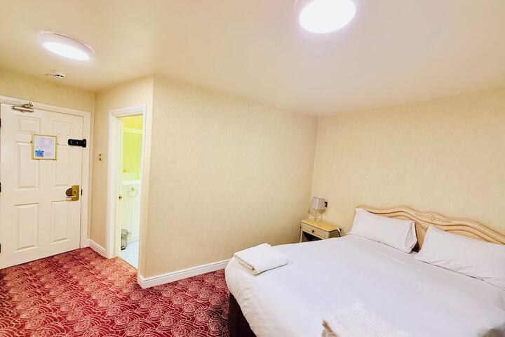 Room 17 of 72