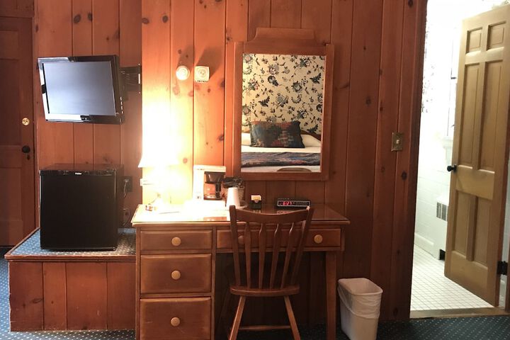 Room 23 of 84