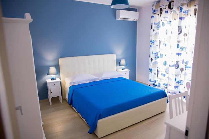 Room 5 of 73