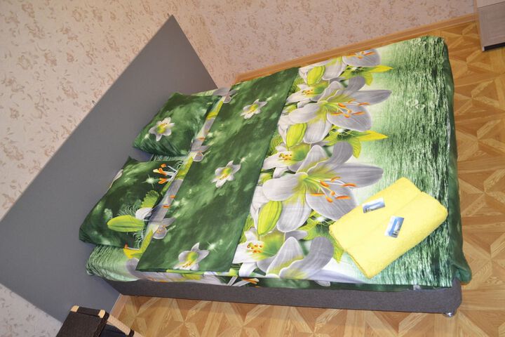 Room 32 of 46