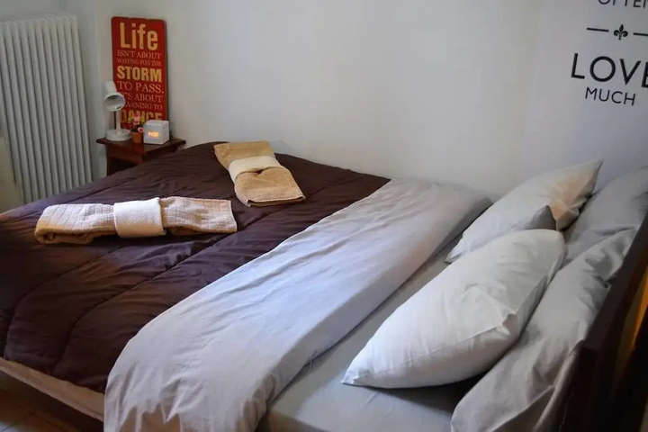 Room 4 of 11