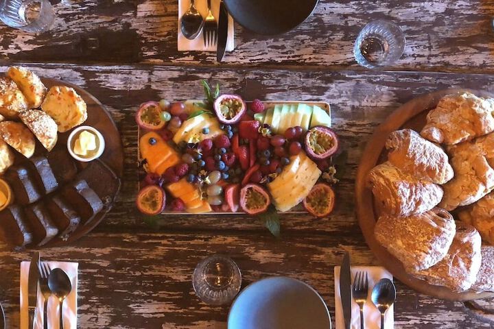 Dining 40 of 77