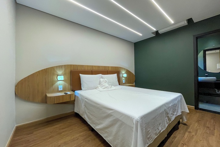 Room 38 of 102
