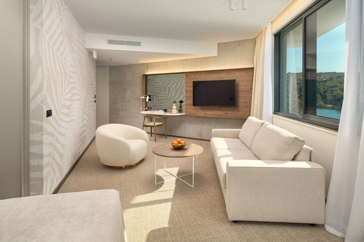 Room 25 of 101