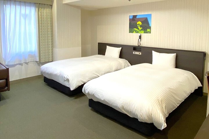 Room 8 of 71
