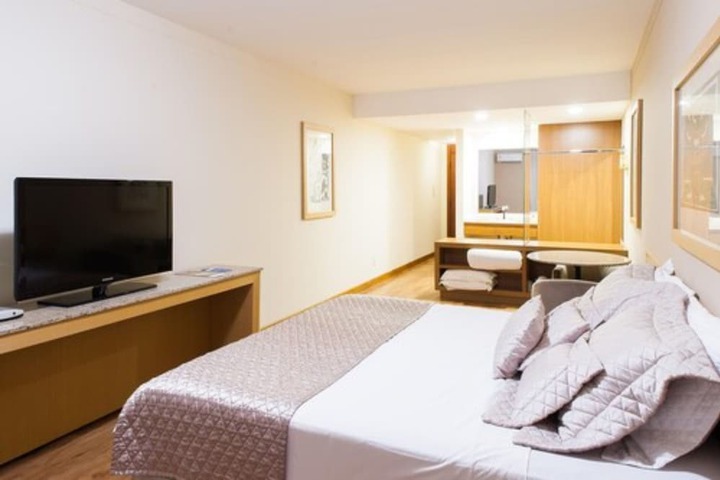 Room 14 of 36