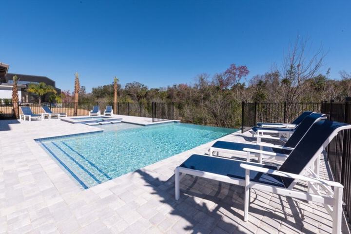Pool 106 of 149