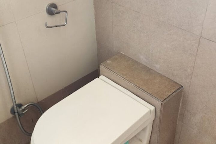 Room 14 of 16