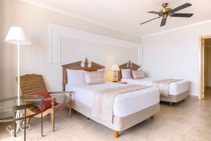 Room 4 of 97