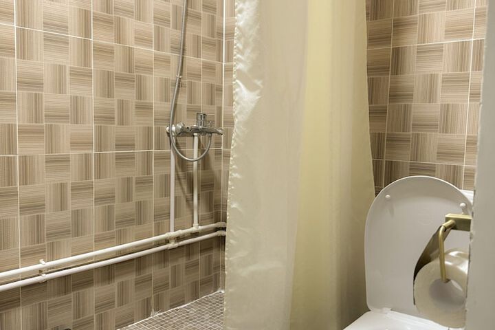 Room 14 of 32