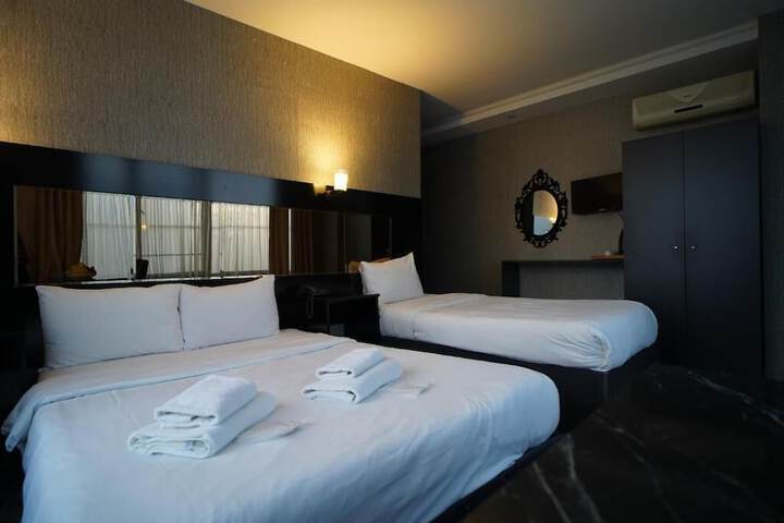 Room 12 of 36