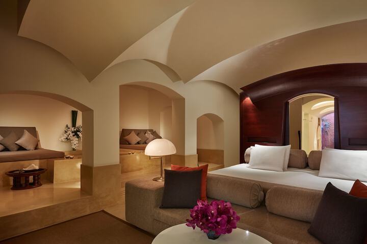 Room 21 of 118