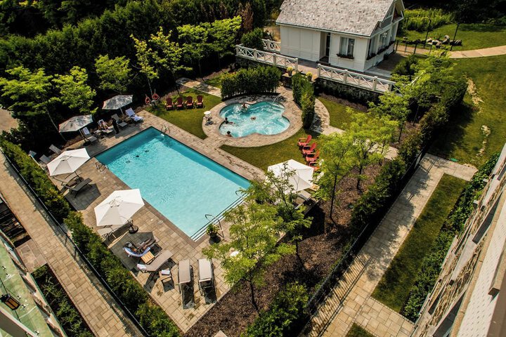 Pool 33 of 60