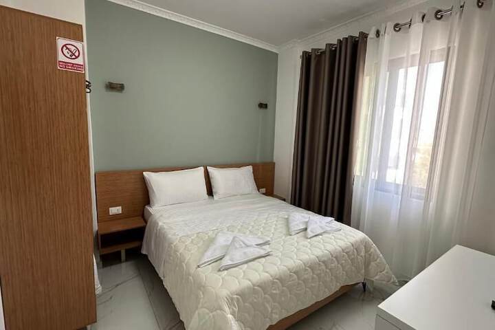 Room 7 of 65