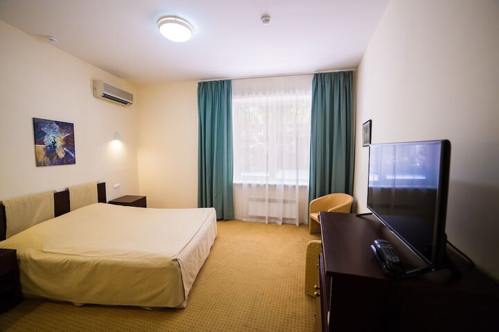 Room 4 of 50