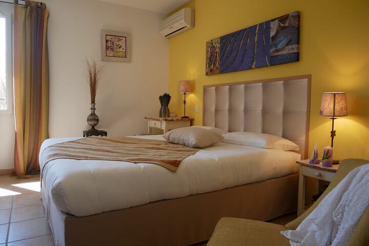 Room 26 of 54