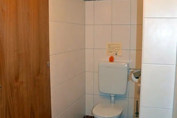 Room 7 of 7