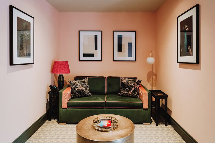 Room 8 of 40