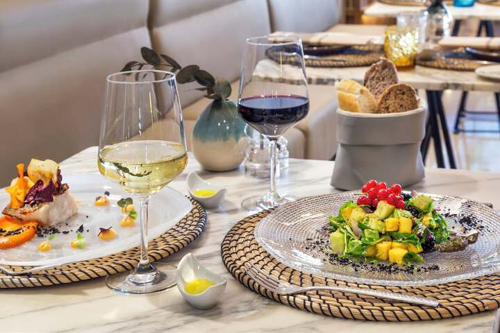 Dining 94 of 125