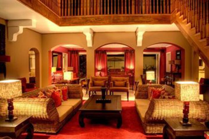 Lounge 7 of 40
