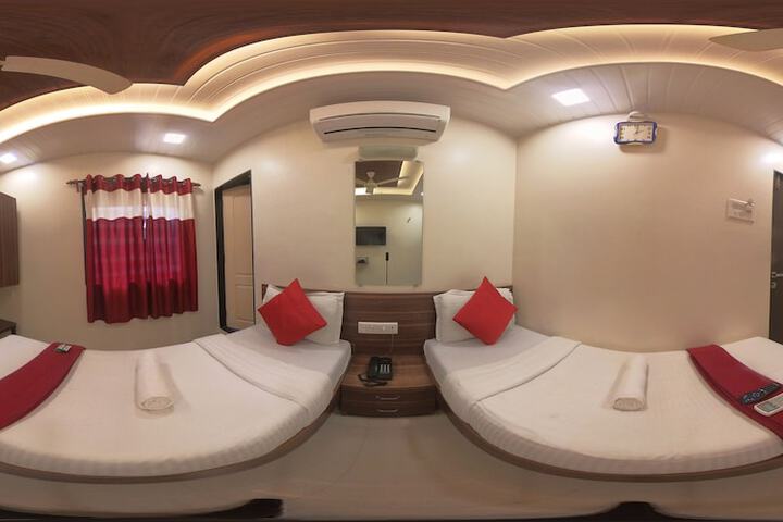 Room 28 of 64