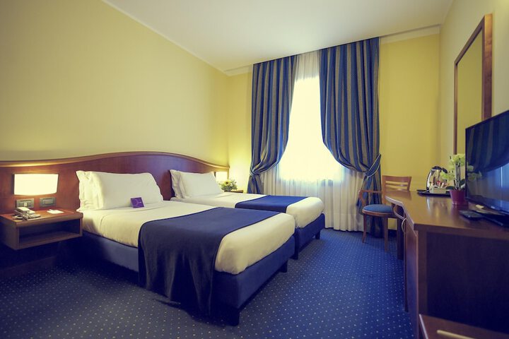 Room 30 of 108