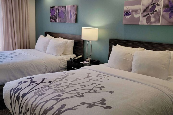 2 Double Beds (1 of 4)