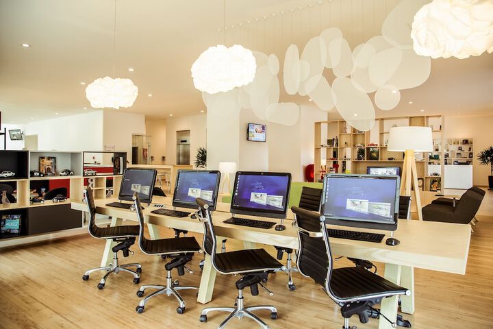 Business Center 38 of 46