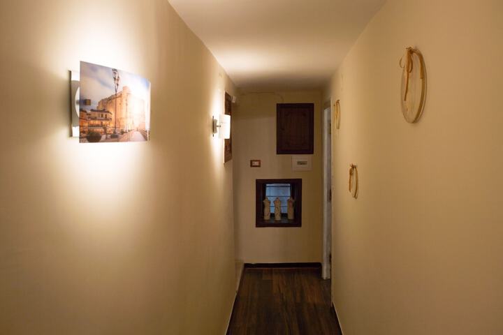 Ballroom/Hall 22 of 29