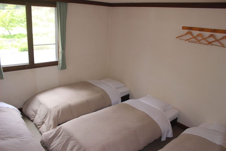 Room 4 of 19