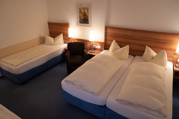 Room 14 of 27