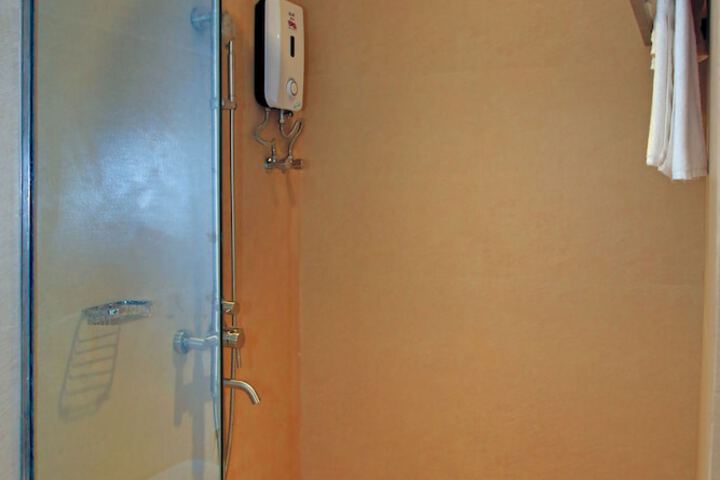 Room 15 of 27