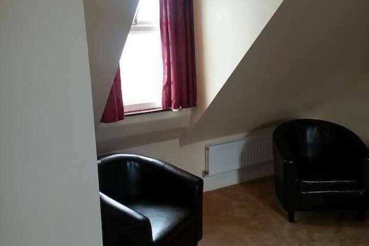 Room 6 of 35