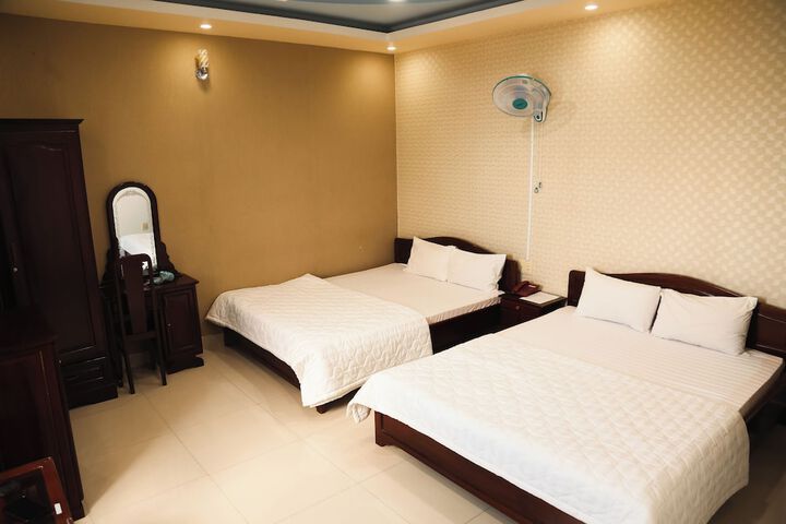 Room 10 of 26