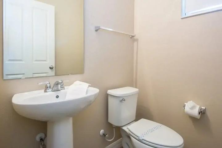 Room 9 of 23