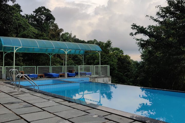 Pool 30 of 64