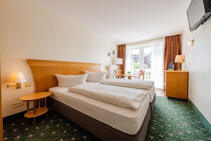 Room 2 of 25
