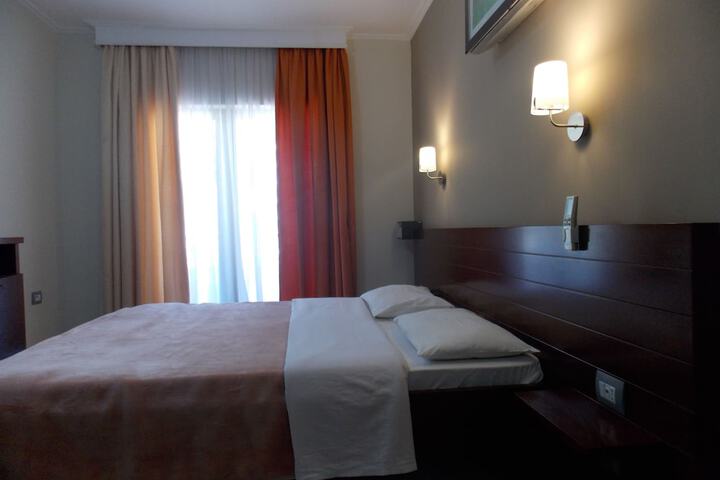 Room 28 of 135