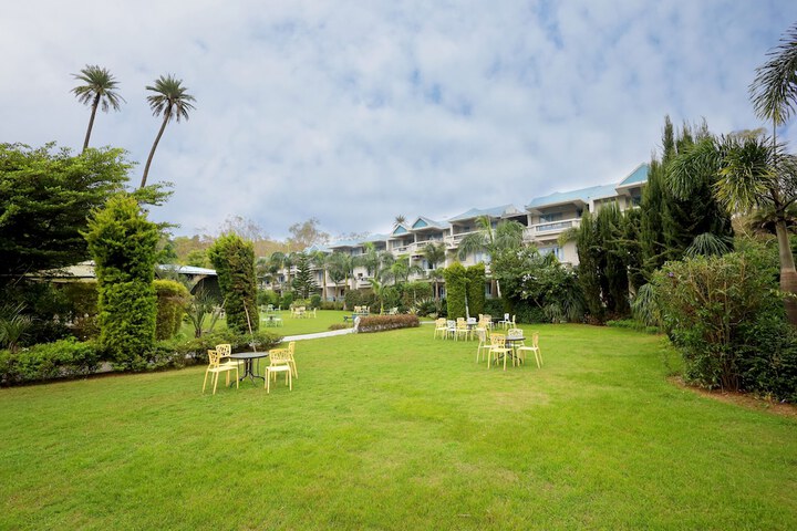 Hotel Exterior 63 of 74