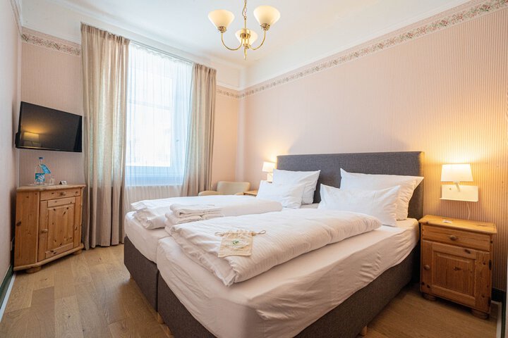 Room 4 of 21