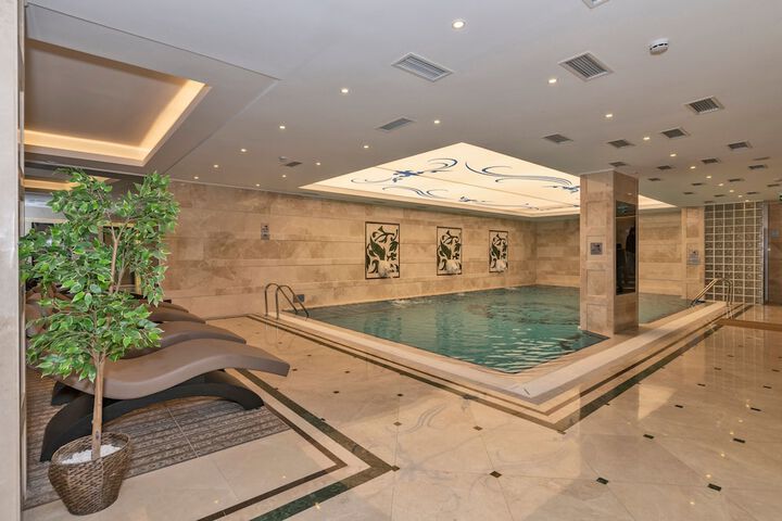Hotel with Pool