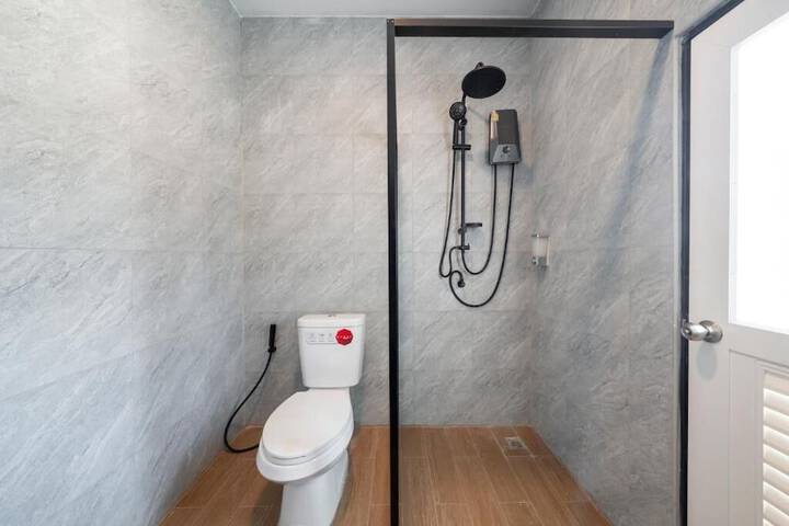 Room 10 of 26