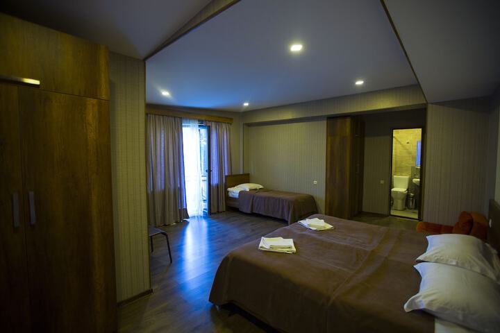 Room 17 of 52